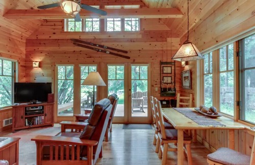 Camp Sherman Cabin | Metolius River Resort Cabin 10 - Luxurious cabin on the Metolius River w/