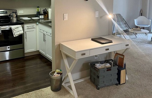 Pasadena Apartment | Metro Oasis with garden patio, family friendly