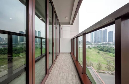 Ben Nghe Condo | Metropole Skyline | Family Stay with Pool & Gym