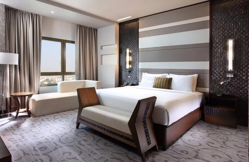 Sheikh Zayed Road Hotel | Metropolitan Hotel Dubai