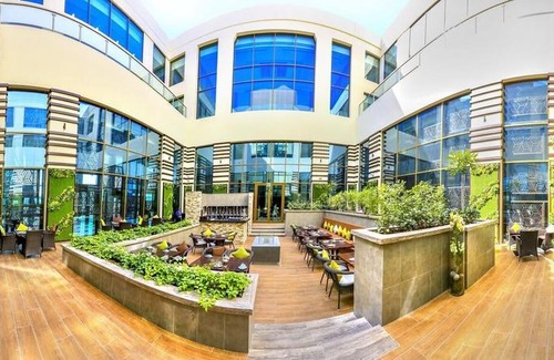 Sheikh Zayed Road Hotel | Metropolitan Hotel Dubai