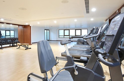 Sheikh Zayed Road Hotel | Metropolitan Hotel Dubai (Refreshing Home)