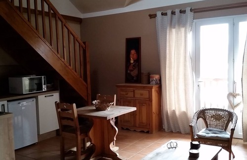 Gap Apartment | Meublé N°4 - Le Refuge-Studio-Ensuite with Shower-Garden view