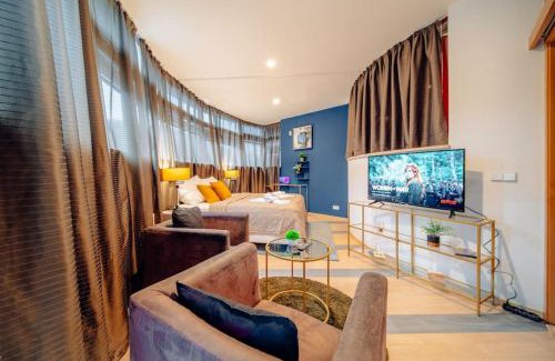 Prague 5 Apartment | Miami Lovely romantic Garden apartment with whirlpool