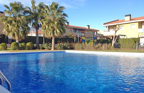 Miami Platja House | Miami Playa: New house with a communal pool and jacuzzi, close to the beach