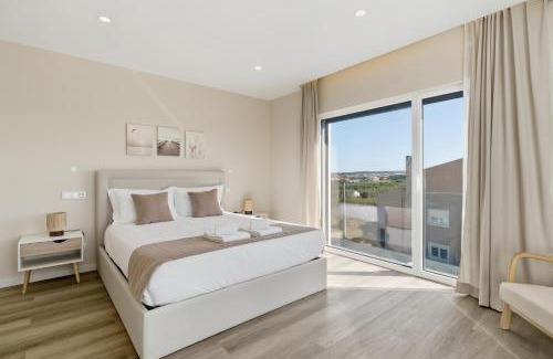 Praia de Santa Cruz Villa | Mico's House - Villa with private pool