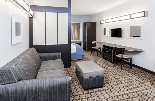 Elkhart Hotel | Microtel Inn and Suites Elkhart