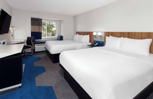 Janesville Hotel | Microtel Inn by Wyndham Janesville