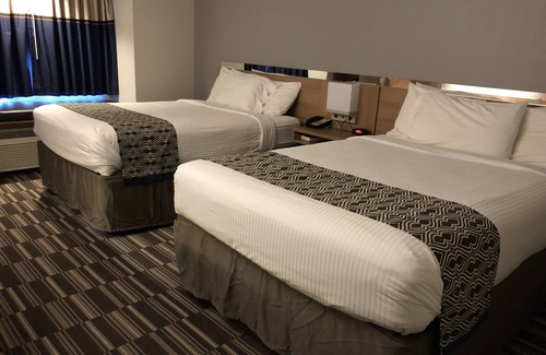 Broadmoor Hotel | Microtel Inn & Suites by Wyndham Baton Rouge