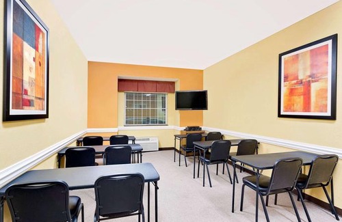 Princeton Hotel | Microtel Inn & Suites by Wyndham Princeton
