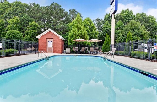 Woodstock Hotel | Microtel Inn & Suites by Wyndham Woodstock Atlanta North