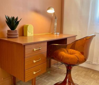 Faubourg Sud Apartment | Mid Century - 3 bedrooms - Parking - 6 people