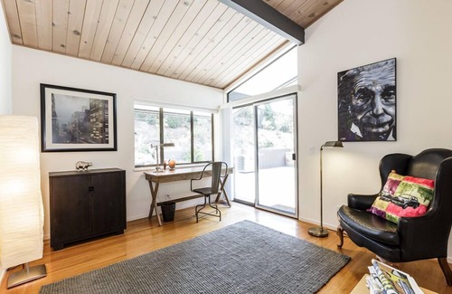 Belvedere Tiburon House | Mid-Century home with beautiful views, deck, & rear fenced-in patio