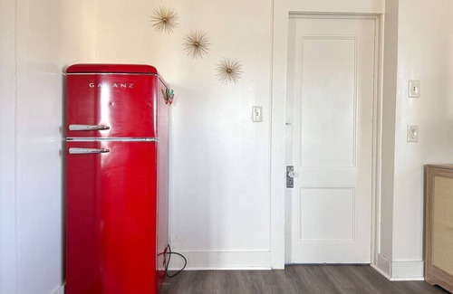 Visalia House | Mid-Century Modern retreat