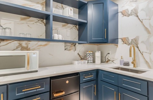 Kalispell Bed & Breakfast | Mid Century-Modern Suite at Country Way Inn