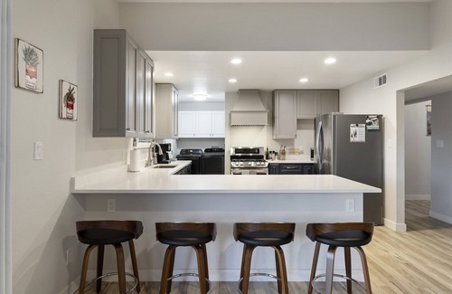 Tempe House | Mid Mod Desert Oasis - FREE Heated Pool by Old Town, ASU, Golf & Spring Training