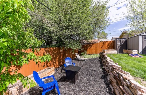 Westminster House | Mid-Mod Escape- 2500 Sqft, Sleeps 11 + Game Room