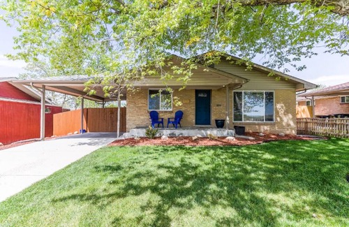 Westminster House | Mid-Mod Escape- 2500 Sqft, Sleeps 11 + Game Room