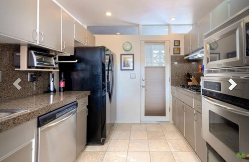 Canyon Corridor Condo | Midcentury Modern with Mountain Views