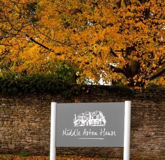 Middle Aston Bed & Breakfast | Middle Aston House