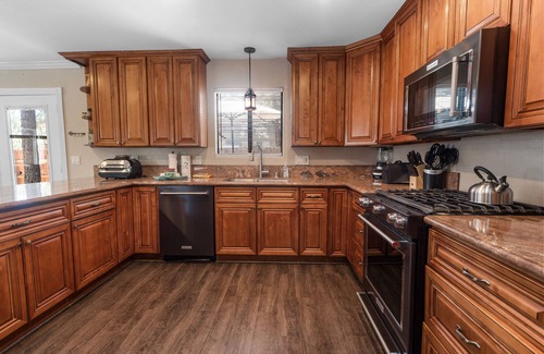 Woodlands Ski Chalet | Middle Bear Chalet -Perfect getaway for a weekend in the mountains!