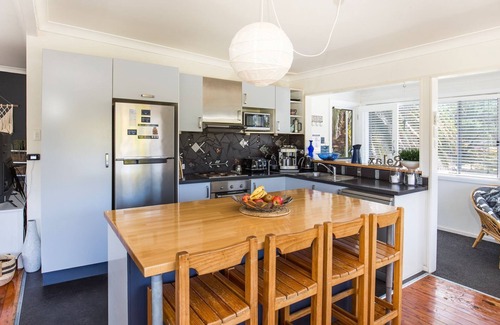 Culburra Beach House | Middle Sea - Pet Friendly - 5 Mins Walk to Beach
