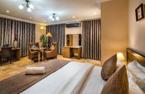 Cantonments Hotel | Midindi Hotel