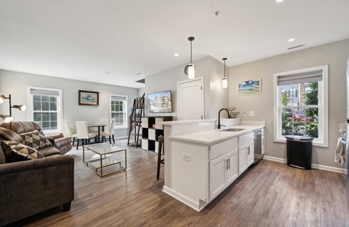 Midlothian Condo | Midlothian 3 Bedroom getaway for up to 8 guests!