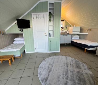 Bleik House | Midnattsol rom og hytter