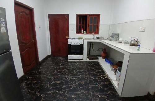 Hawa Eliya House | Midnight Oasis