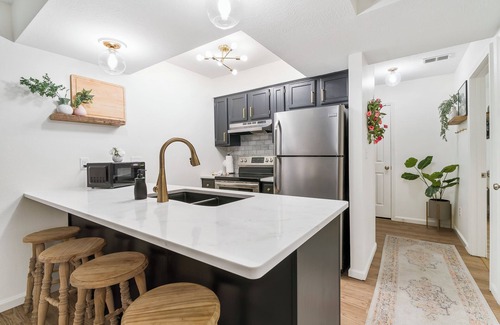 Notch Estates Condo | Midnight Oasis | Nestled Among Nature of the Ozarks!