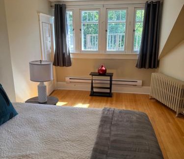 Waterford Valley Apartment | Midstream Manor Unit 8, 2 Bedroom Apartment