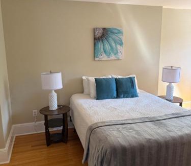 Waterford Valley Apartment | Midstream Manor Unit 8, 2 Bedroom Apartment