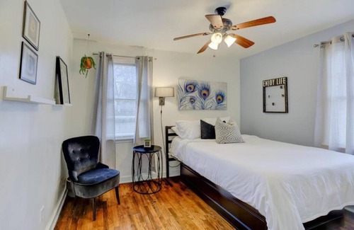 Midtown Apartment | Midtown Cottage Walk to Overton Square