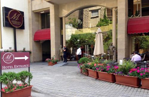 Hamra Hotel | Midtown Hotel & Suites