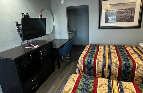 Englewood Hotel | Midtown Lodge