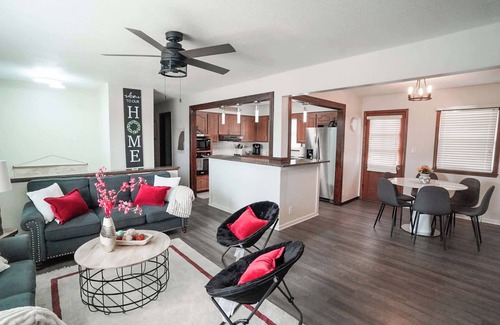 Waldron House | Midwest Haven- Spacious, Family Home, Near Airport