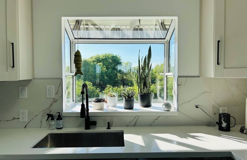 Bethel Island House | Might as well be floating! .on the water's edge!