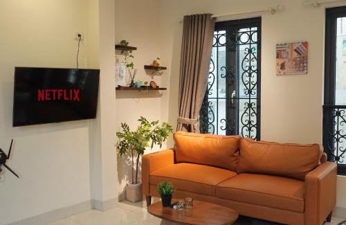 Hanoi Backpacker Quarter Apartment | Migo Housing - Lift Access - Hanoi Beer Street - Central and Spacious - Ensuite Kitchen - Ensuite Bathroom