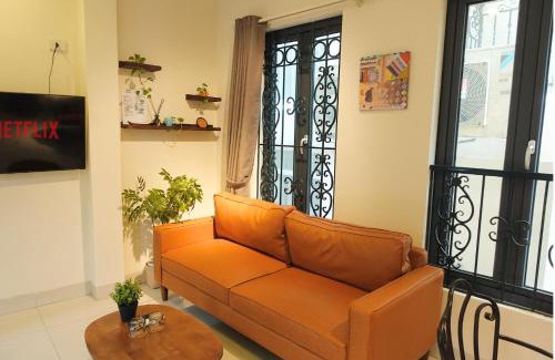 Hanoi Backpacker Quarter Apartment | Migo Housing - Lift Access - Hanoi Beer Street - Central and Spacious - Ensuite Kitchen - Ensuite Bathroom