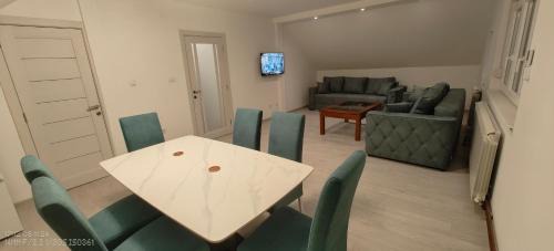 Surcin House | Miki Private Room