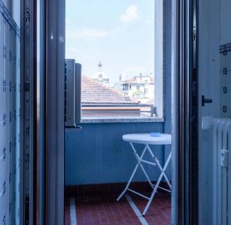 Carrobbio Apartment | Milan Flat 5 min from Duomo with Park for small cars