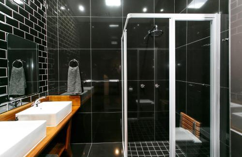 Oudtshoorn Bed & Breakfast | Miles B&B Guest House