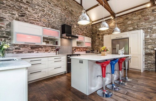 Kingsbridge Cottage | MILL BARN, pet friendly, luxury holiday cottage in Woolston, Devon