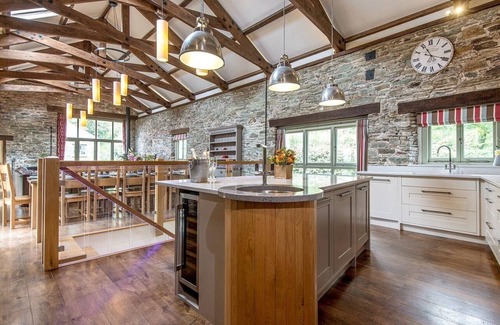 Kingsbridge Cottage | MILL BARN, pet friendly, luxury holiday cottage in Woolston, Devon