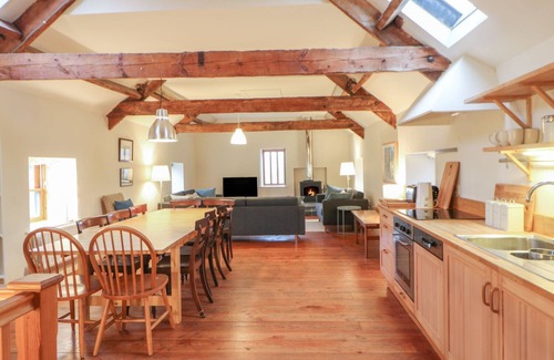 East Layton Cottage | MILL FARM HOUSE, pet friendly, with open fire in Ravensworth