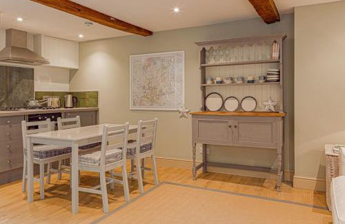 Stroud House | Mill House & Cottage - on The Cotswold Way!