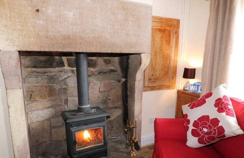 Belper Cottage | MILL VIEW COTTAGE, pet friendly, with open fire in Belper