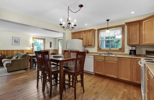 Bethel House | Millbrook Cottage | 3 Bed, 2 Bath