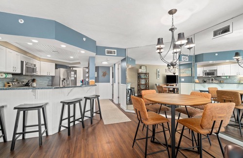 Biltmore Beach Condo | Million Dollar View On Family Friendly Beach - Includes Beach Chairs